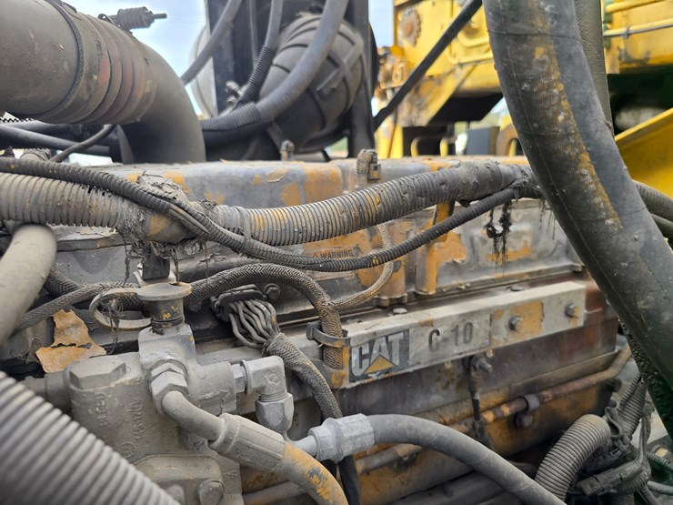 2003-peterbilt-320-image-87