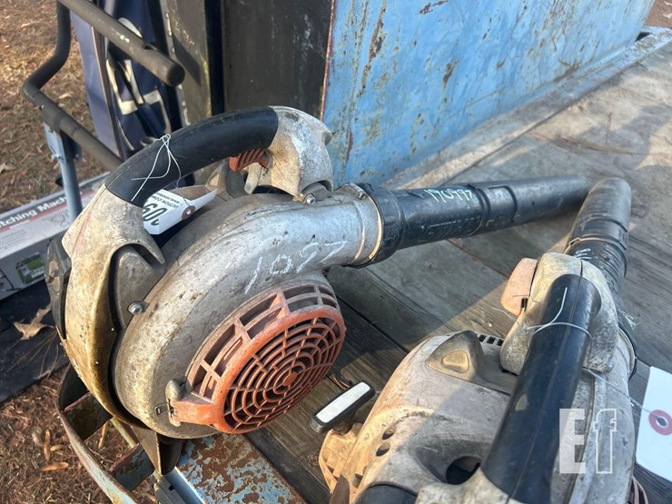 stihl-gas-powered-hand-held-blower-image-1