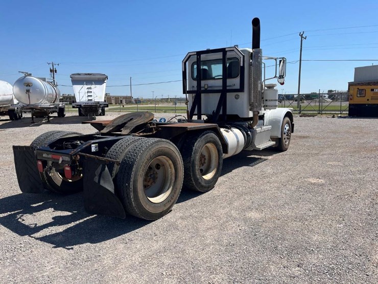 2012-peterbilt-388-image-6