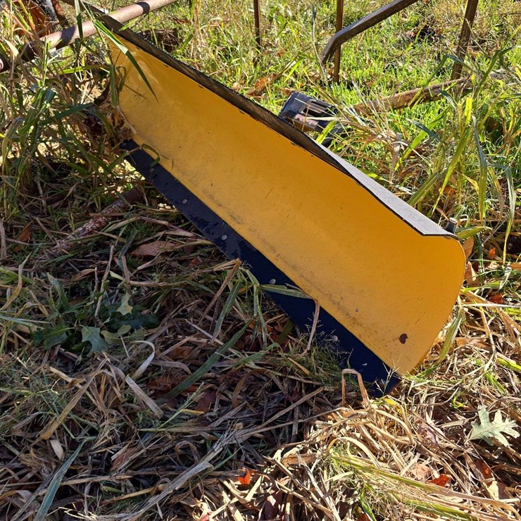 Rapid mount snowplow to mount on ATV/Side By side with front mount bracket