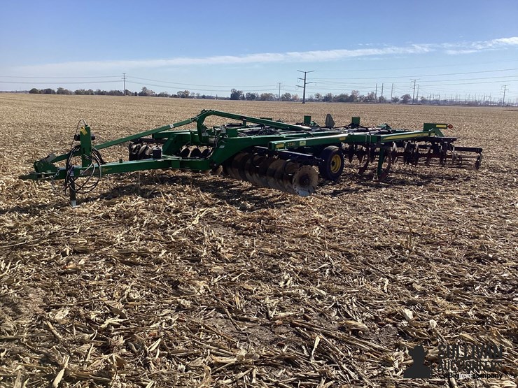 2013-john-deere-2720-image-1