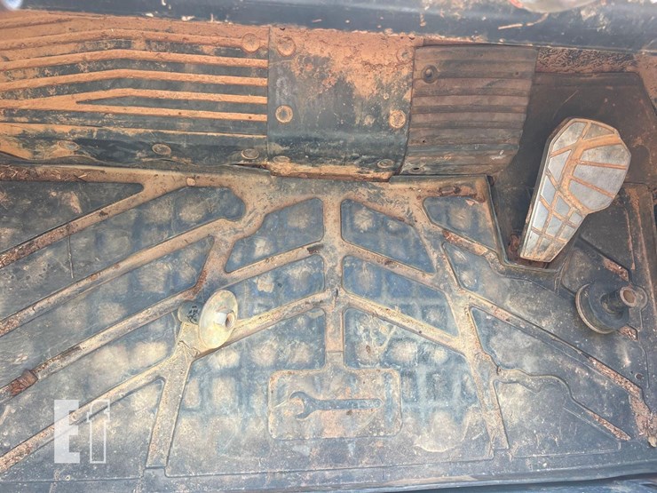 2013-kubota-svl90-2-image-27