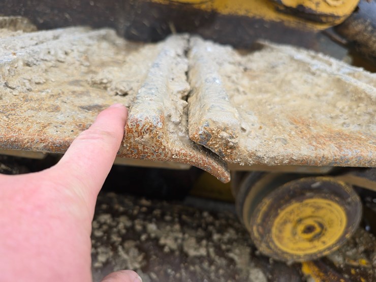 caterpillar-953d-image-65