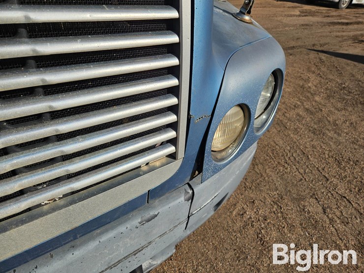 1999-freightliner-flc120-image-10