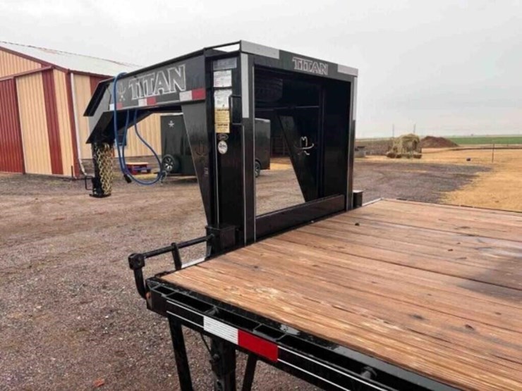 2022-titan-trailer-image-14