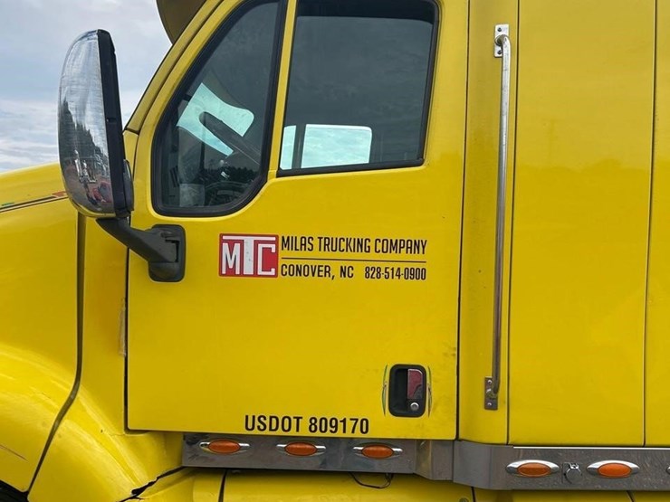 peterbilt-384-image-20