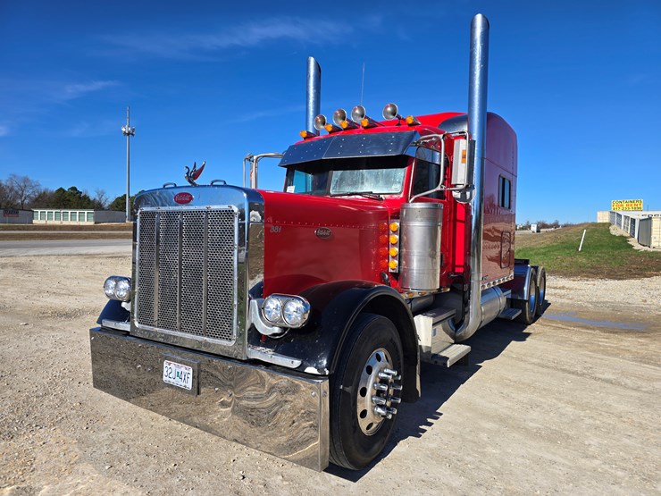 2005-peterbilt-379-image-2