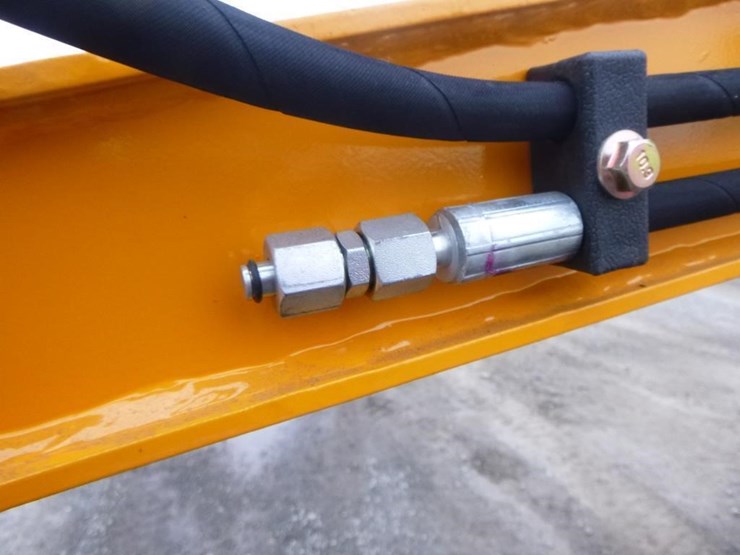 2025-vicsec-vc15-hydraulic-excavator-image-14