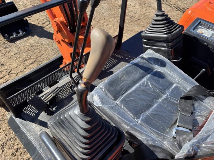 kubota-kx026-image-26