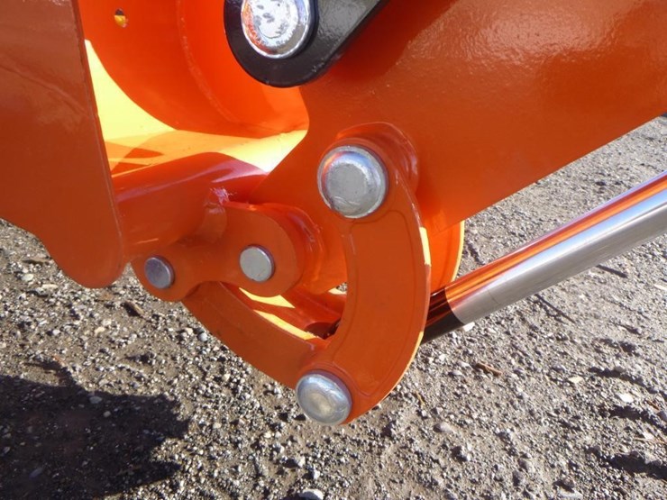 blt-319-hydraulic-excavator-image-9