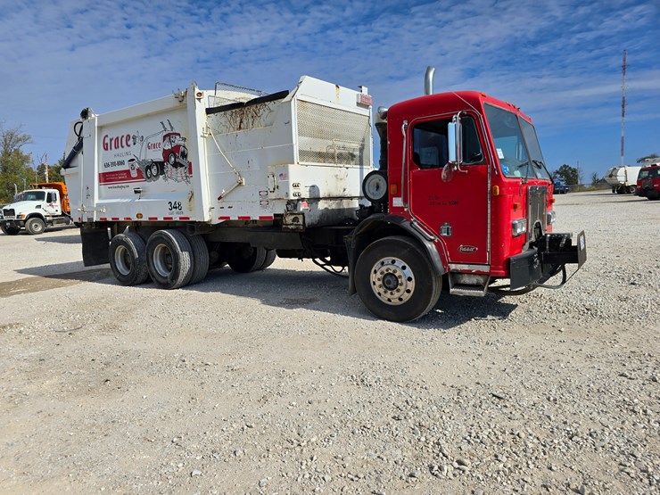 2003-peterbilt-320-image-42