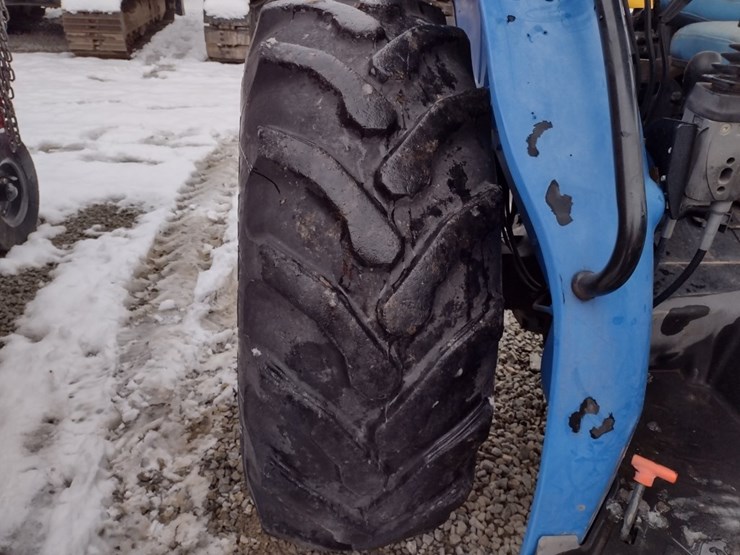 new-holland-tn70a-image-18