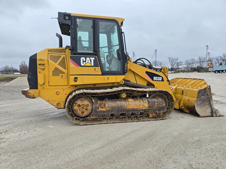 caterpillar-953d-image-36