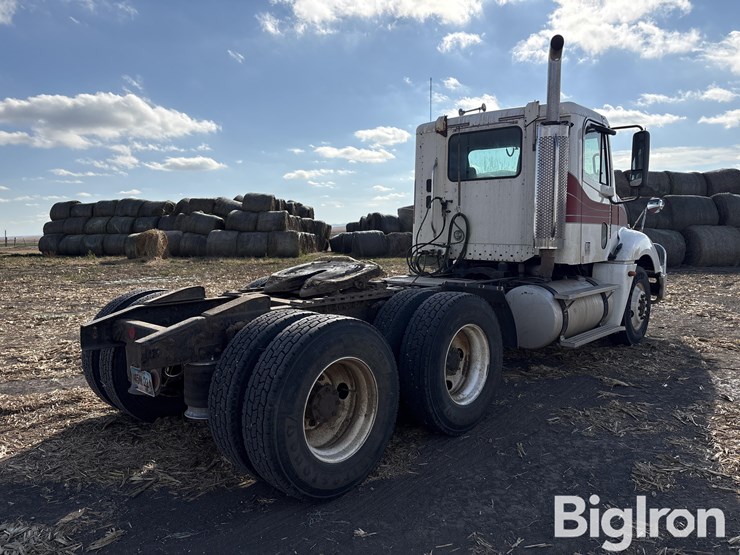 2005-freightliner-columbia-120-image-5