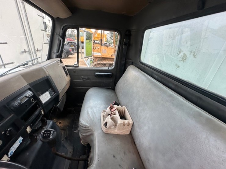 1994-international-4700-image-30