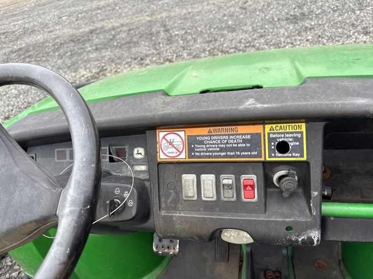 john-deere-gator-hpx-image-16