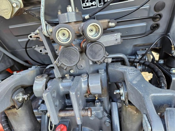 kubota-m7040-image-17