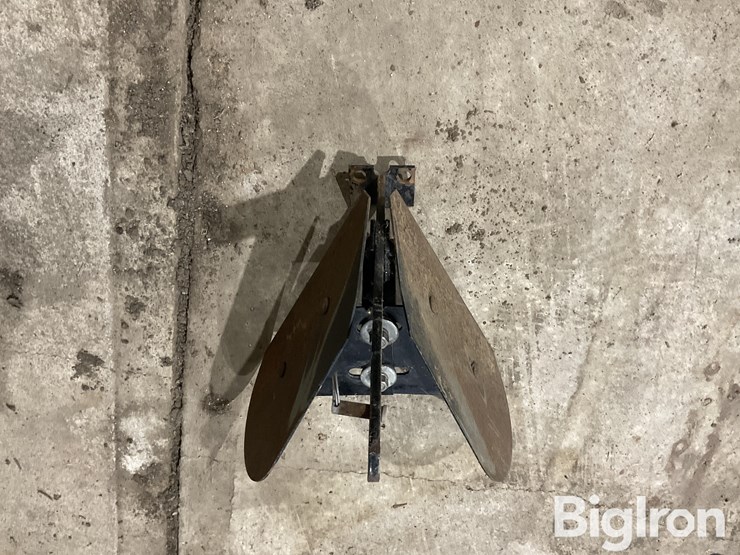 hiniker-cultivator-hiller/ridge-attachment-image-13