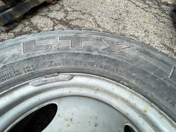 #6103-•-weld-racing-16"-aluminum-dually-rims,-with-steel-inner-rims-and-michelin-tires-(door-04)-image-5