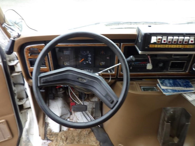 1988-ford-e350-image-9