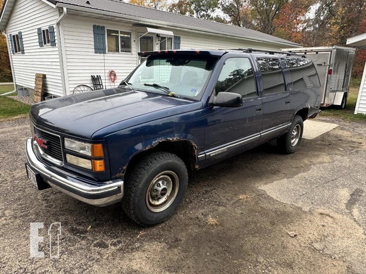 1995-gmc-suburban-image-1