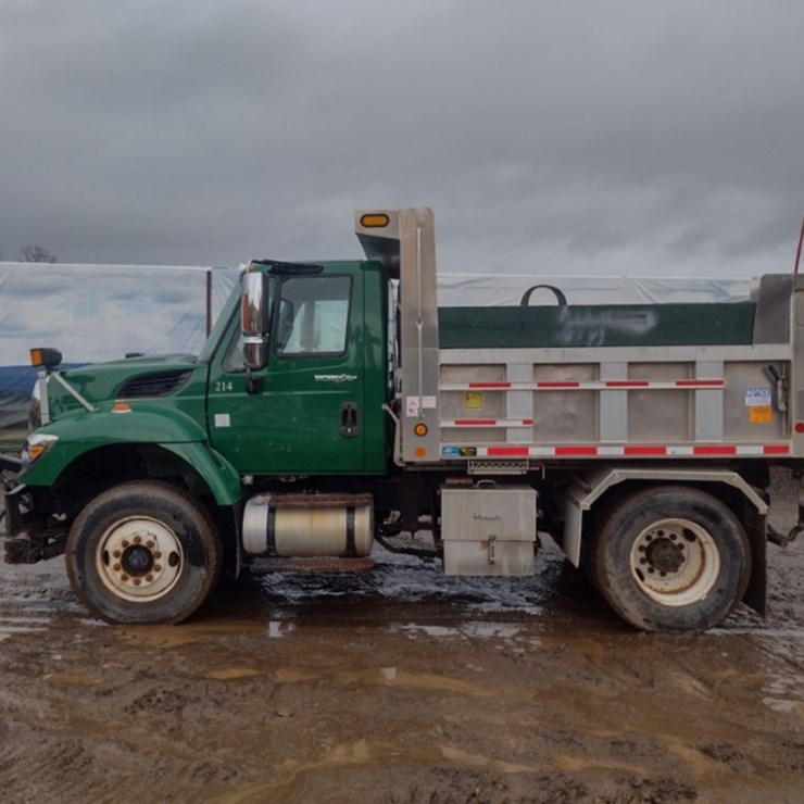 INTERNATIONAL WORKSTAR 7400