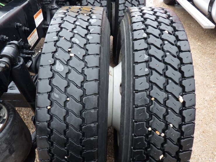 2019-freightliner-cascadia-126-image-9