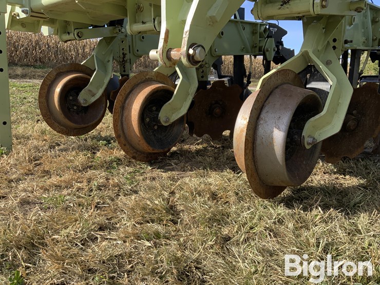 2013-orthman-12r30”-1tripr-strip-till-machine-image-20