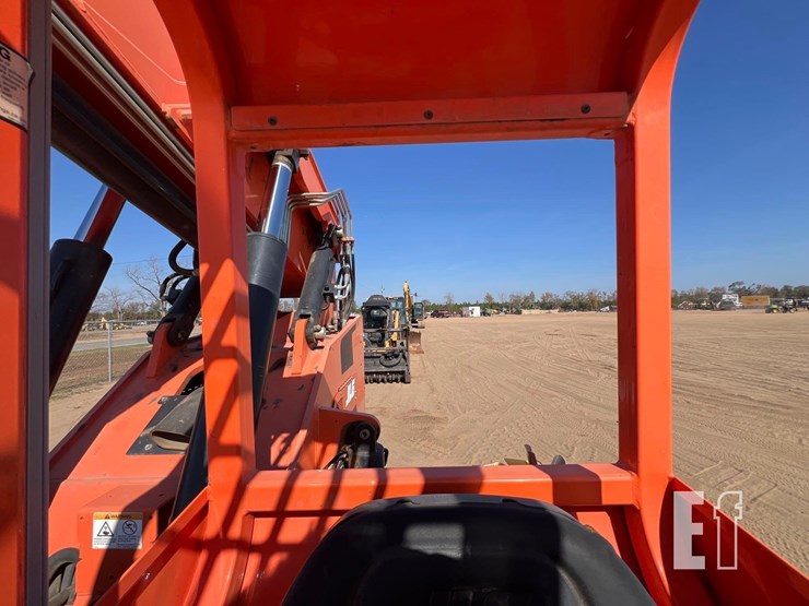 2019-jlg-6042-image-35