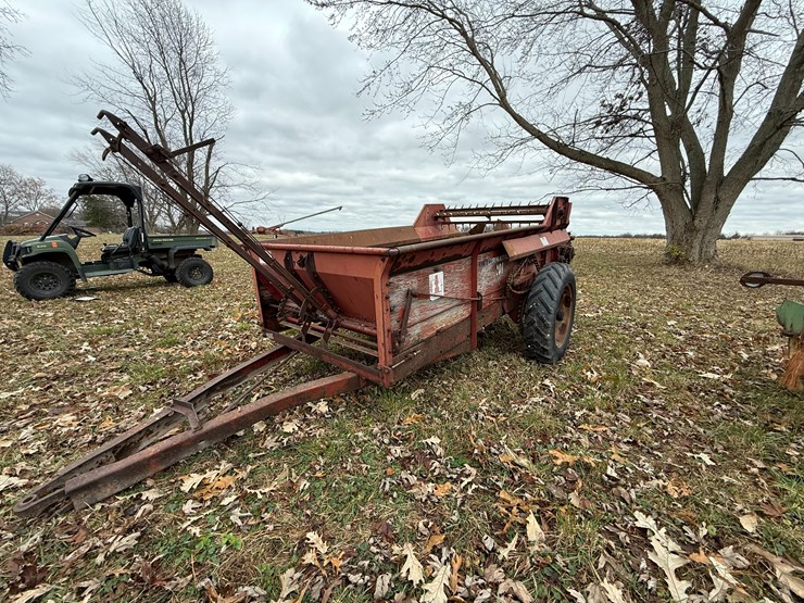 #98-•-ih-manure-spreader-image-1
