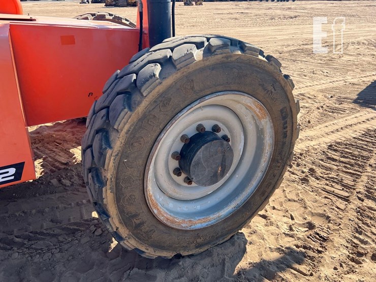 2019-jlg-6042-image-12