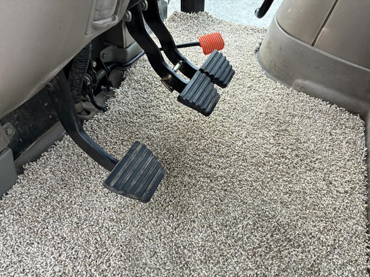 case-ih-mxu130-image-68