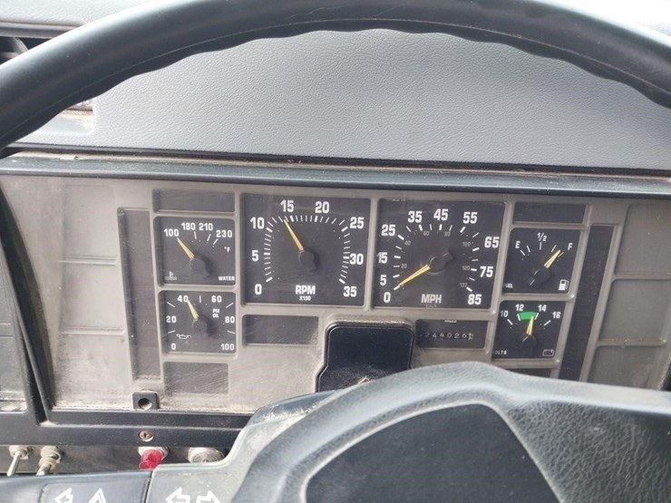 international-4700-image-13