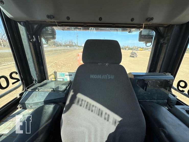 komatsu-d51pxi-22-image-35