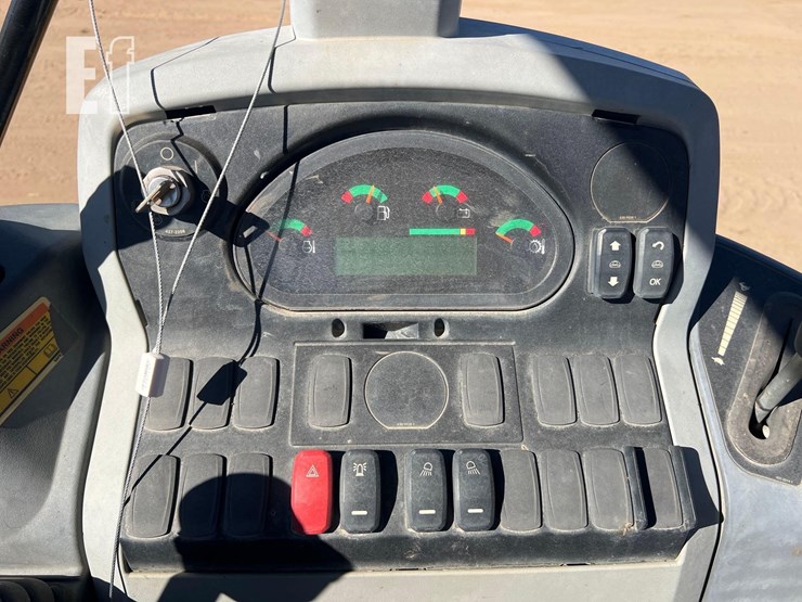 2016-caterpillar-415f2-image-38