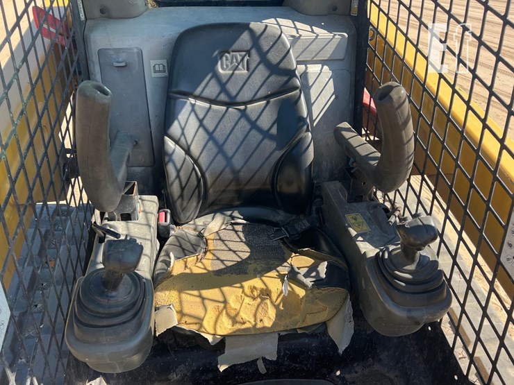 2016-caterpillar-259d-image-25