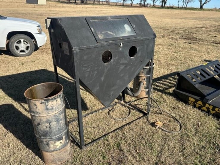 4'-sandblasting-cabinet-image-1