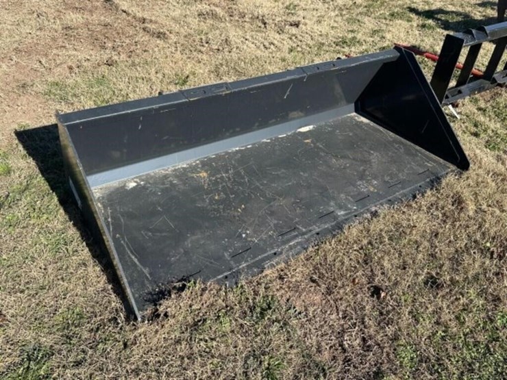 2025-wolverine-82"-skid-steer-bucket-image-1