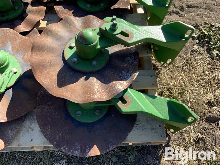 john-deere-12-image-9