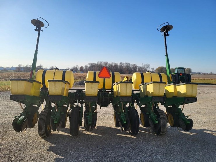 john-deere-7200-image-4