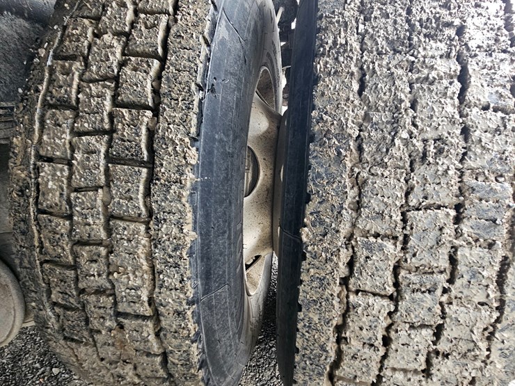 freightliner-columbia-120-image-113