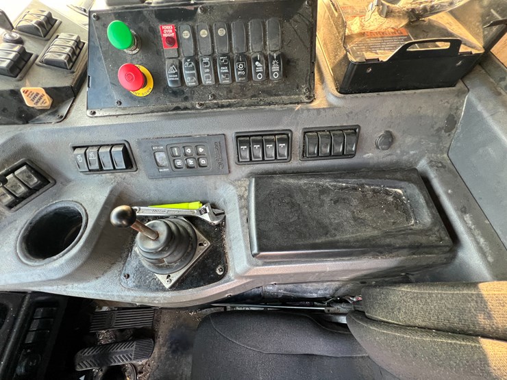 peterbilt-520-image-79