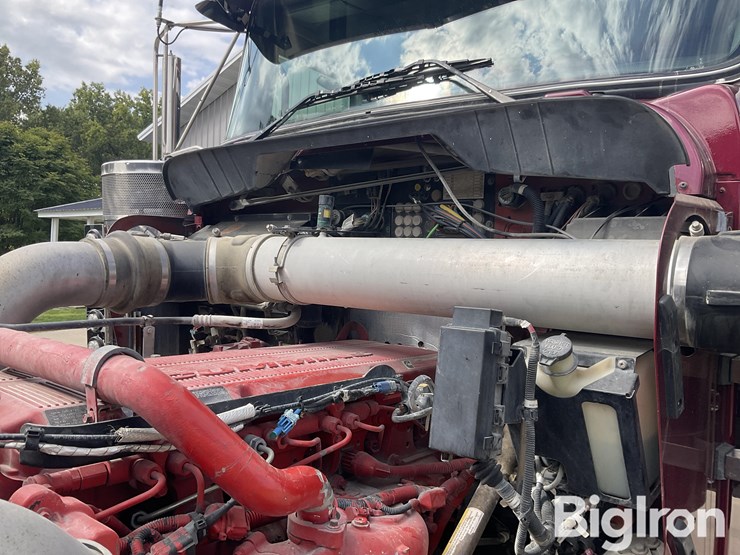 2017-kenworth-w900l-image-17