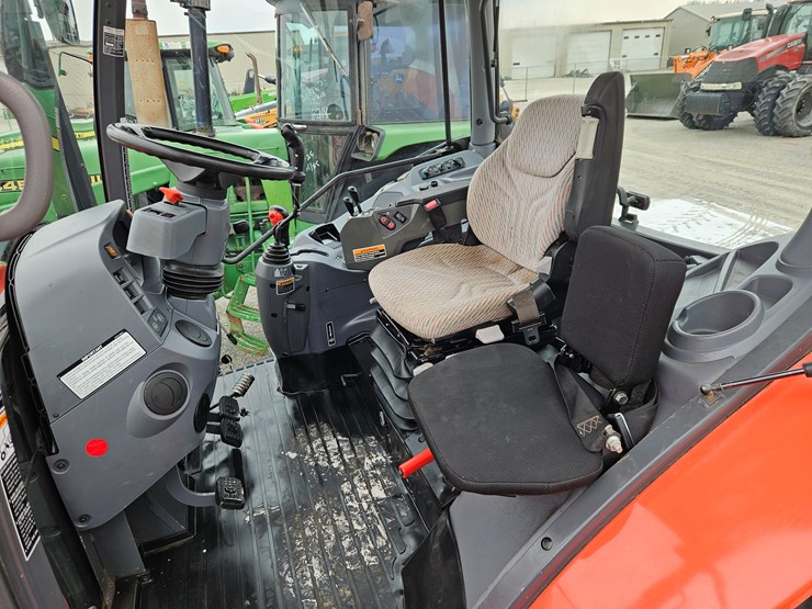 2020-kubota-m6-131-image-17