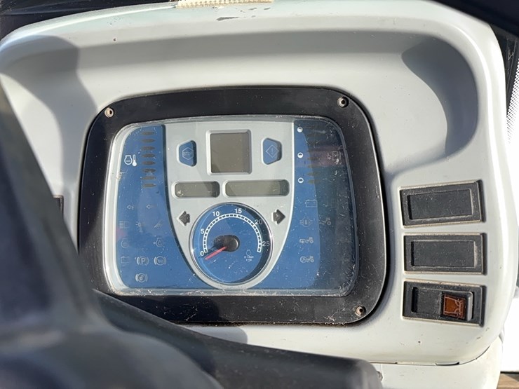 new-holland-t4030-image-19