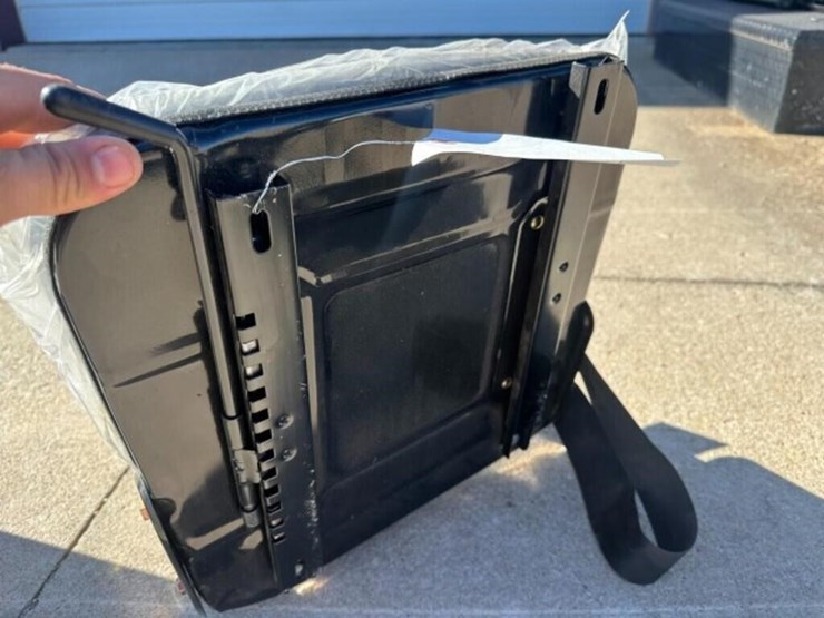 mower/tractor/utility-vehicle-replacement-seat-image-3