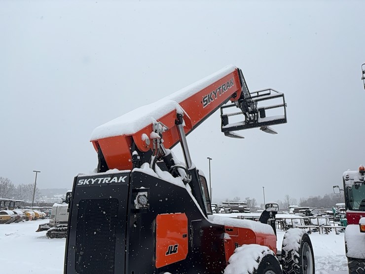 sky-trak-8042-image-7