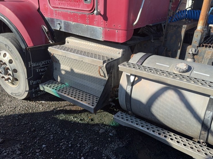 2008-kenworth-t800-image-13