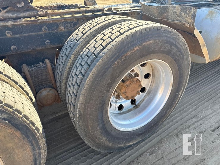 2015-mack-pinnacle-chu613-image-13