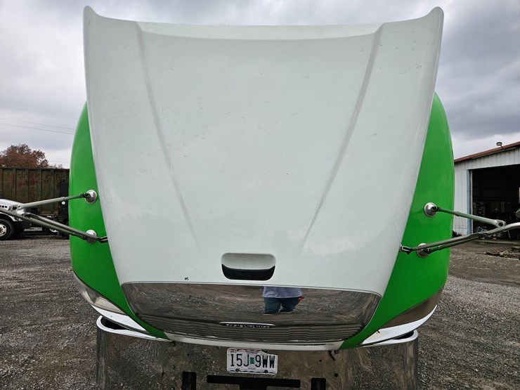 freightliner-columbia-120-image-65